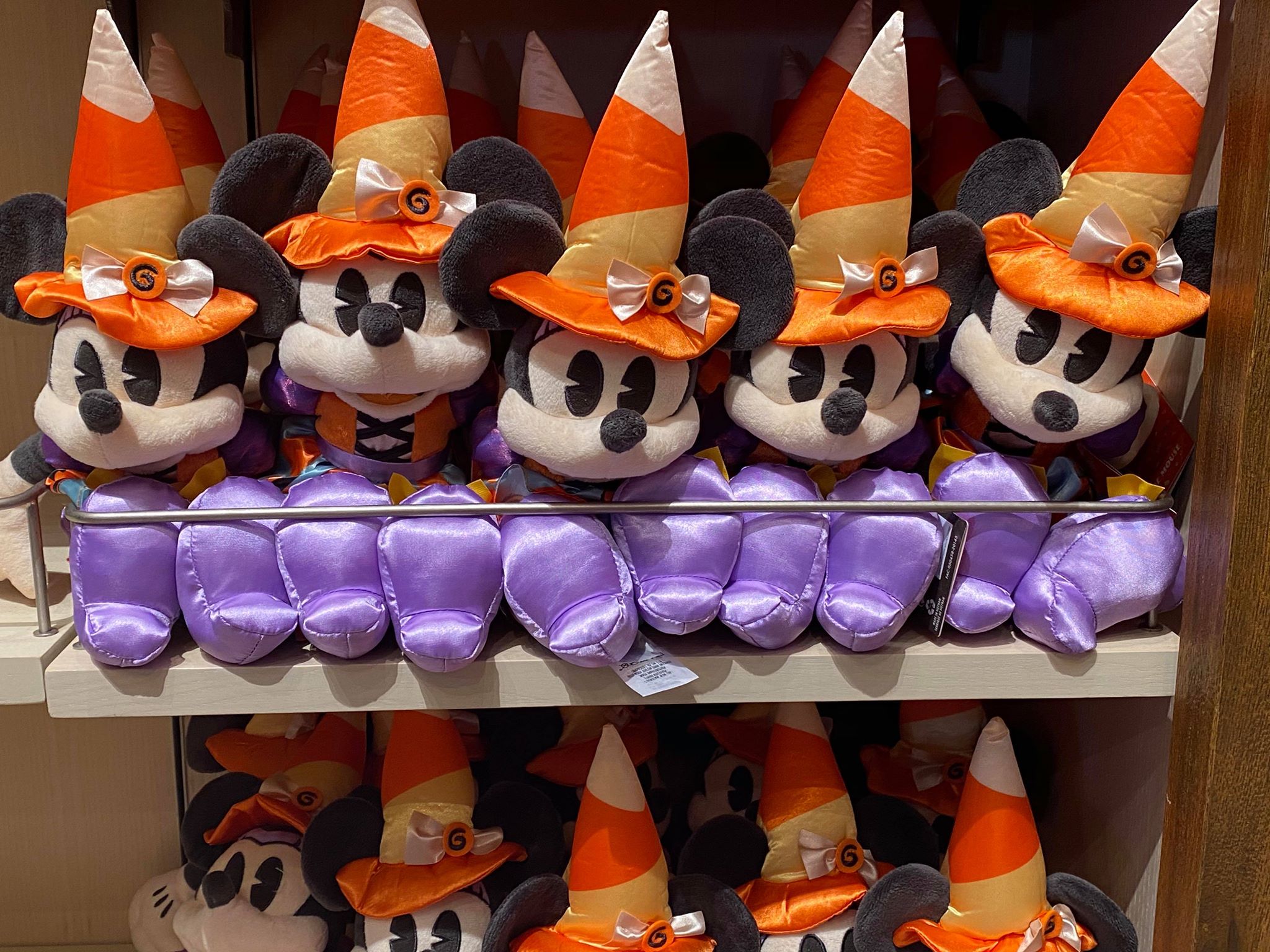 Halloween Mickey and Minnie Plush have hit the Shelves PHOTOS