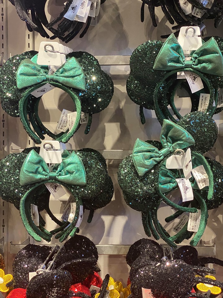 Display of Emerald Minnie Ears MouseGear