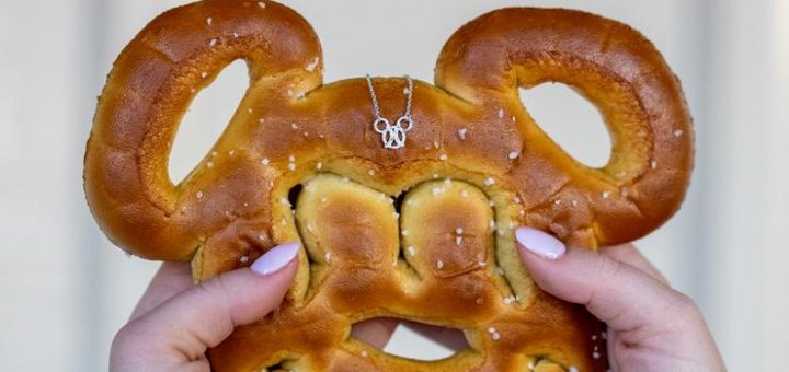 make it Minnie pretzel