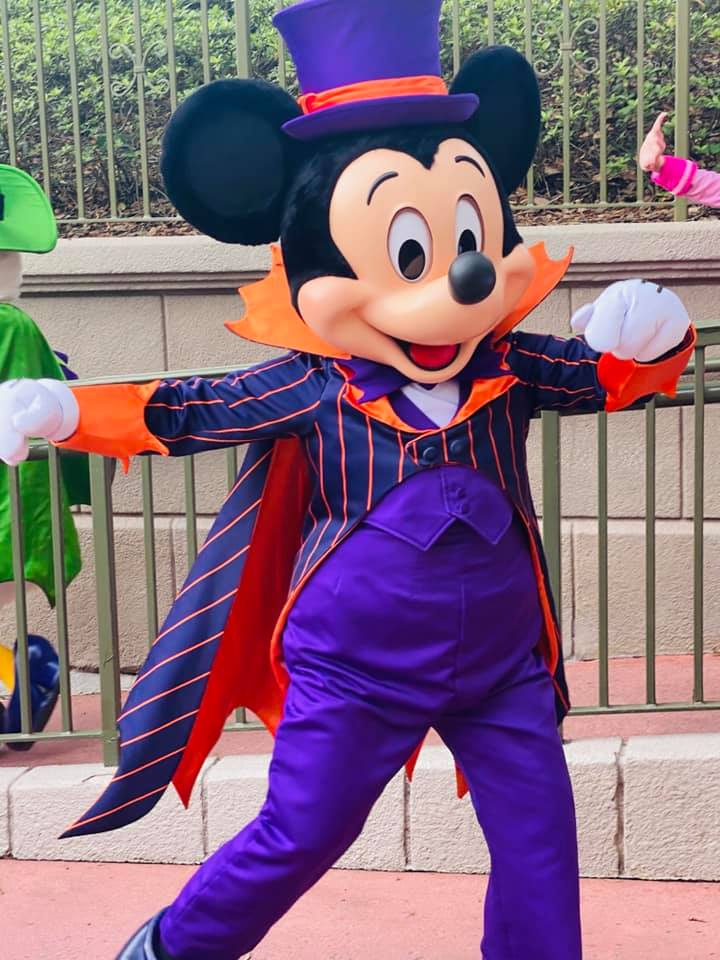 New Halloween  Fashion for Mickey  and gang Disney 