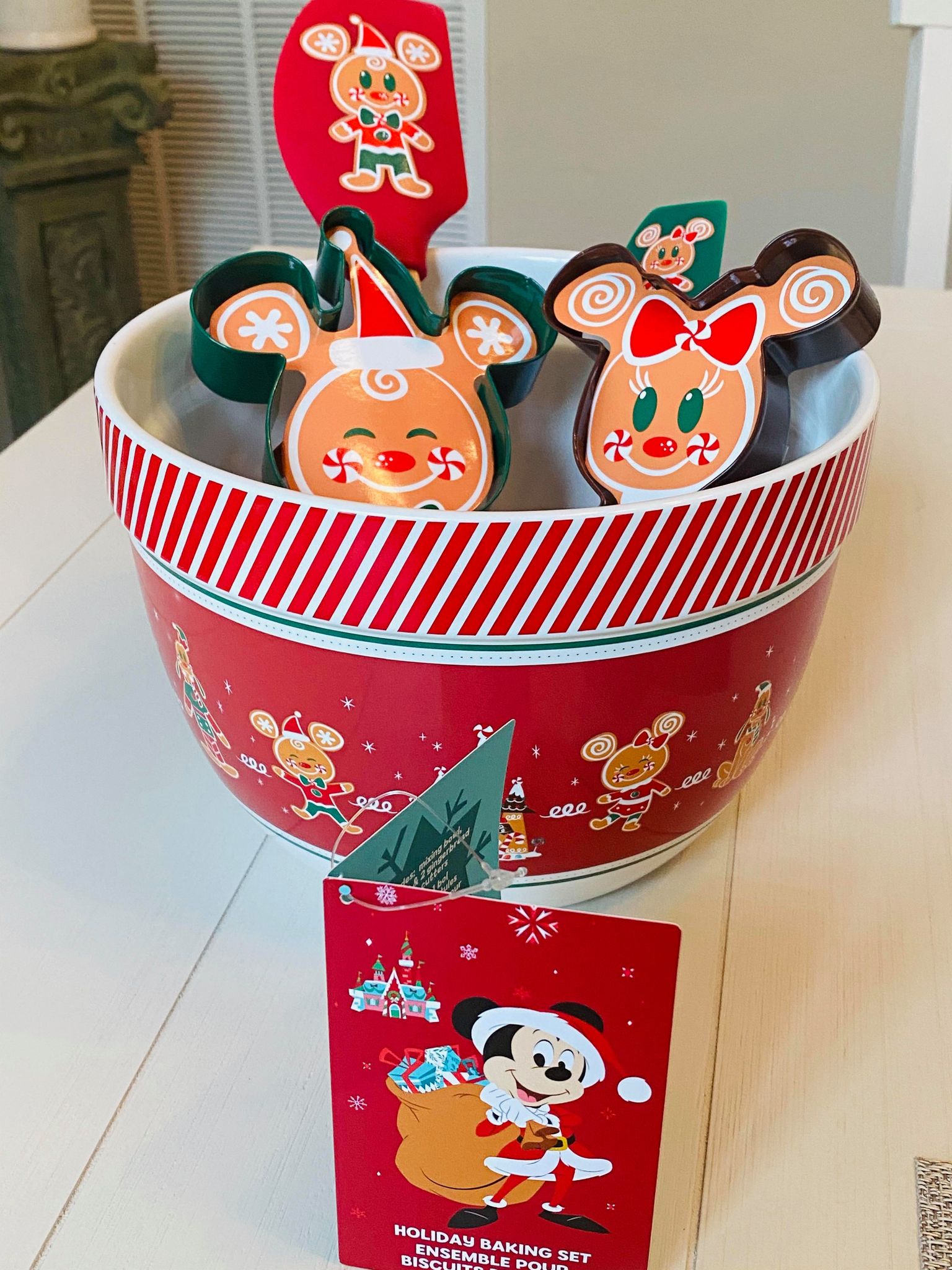 Mix Up Some Sweet Disney Treats with this Holiday Baking Set! Disney