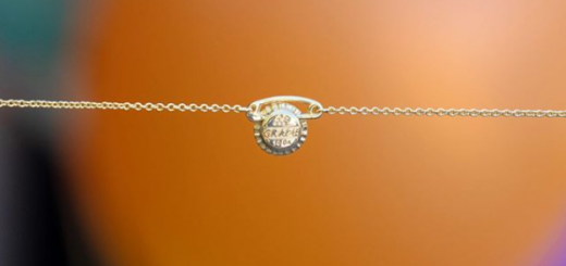 Paradise Club Necklace Make It Minnie