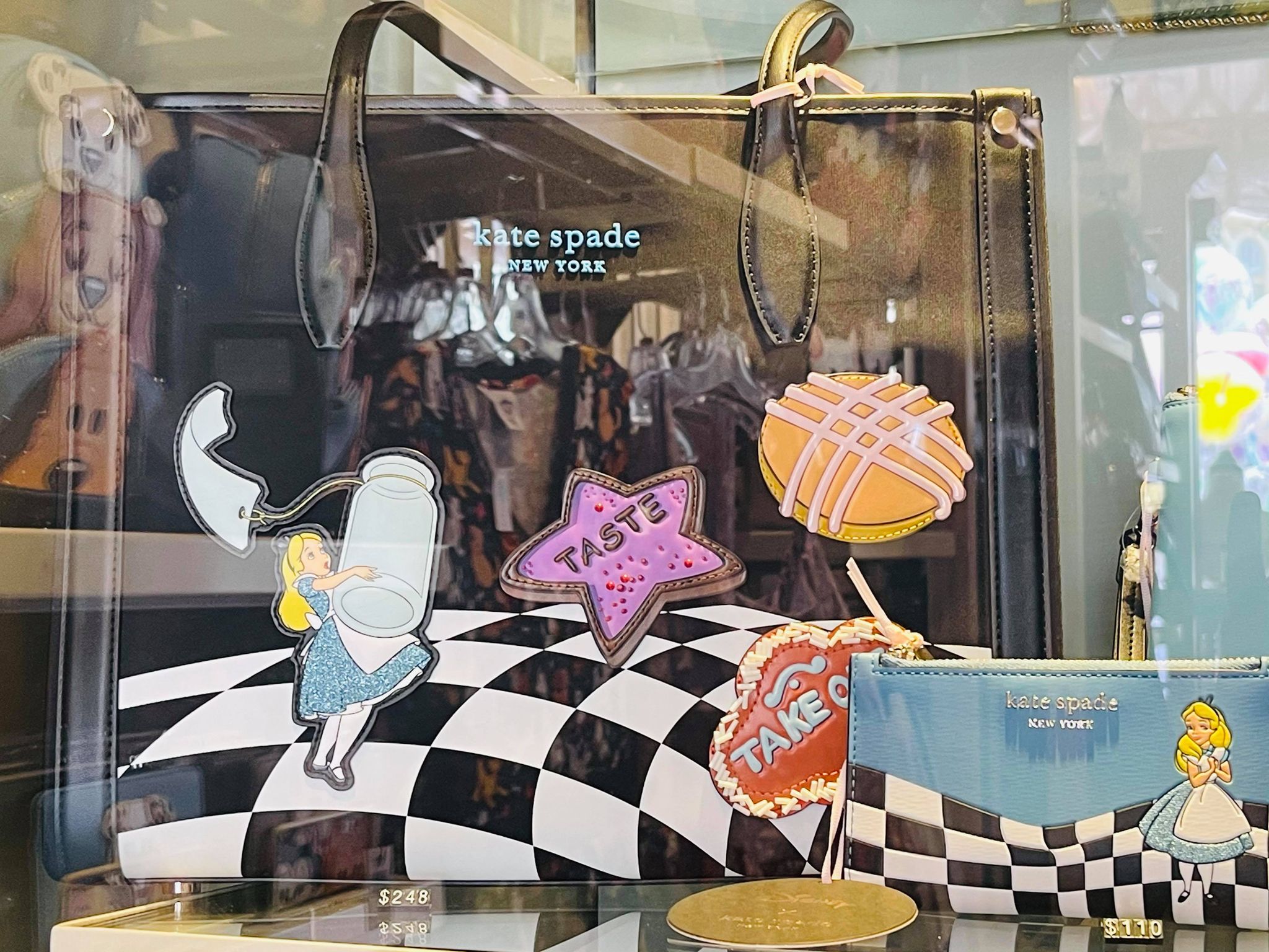 Kate Spade Alice In Wonderland Collection Coming to Magic Kingdom ...