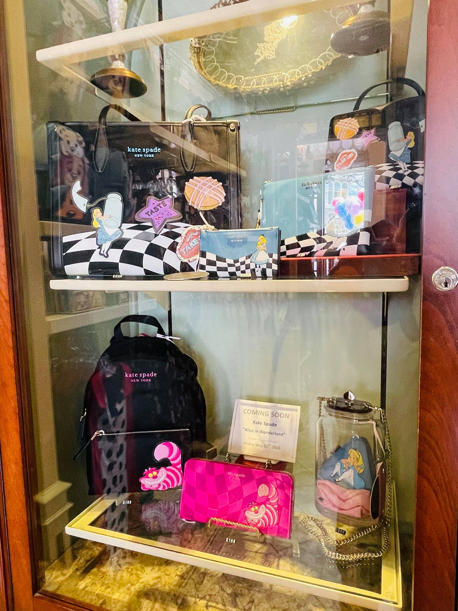 Kate Spade Alice In Wonderland Collection Coming to Magic Kingdom ...